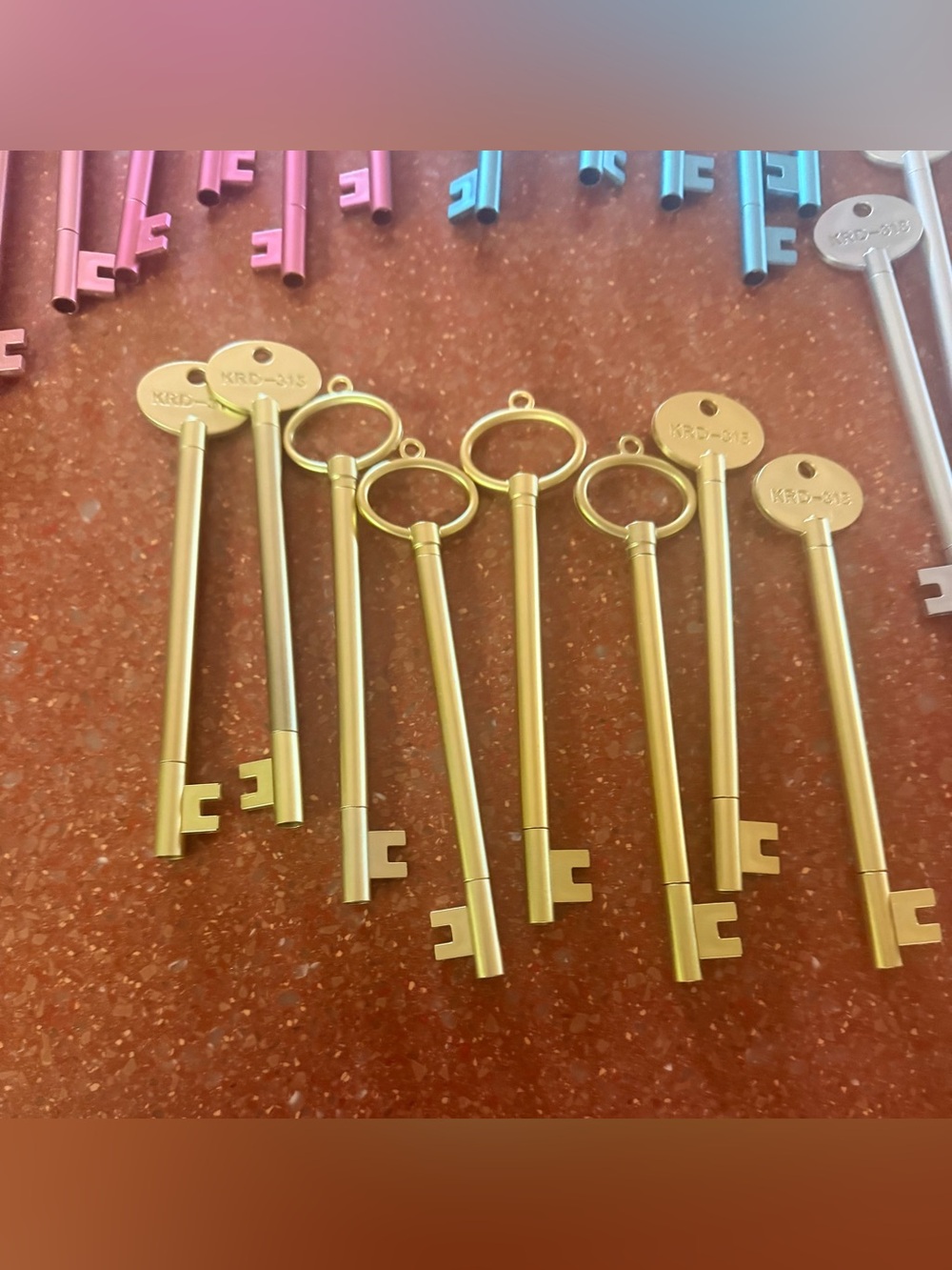 Key Novelty Pens! Various colors pick 1 - Picture 5 of 5